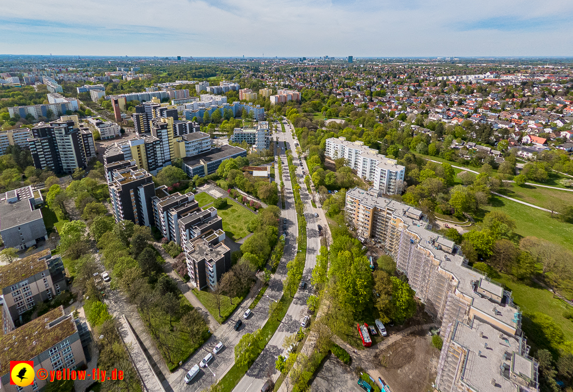 04.05.2023 - Luftbilder vom Marx-Zentrum uns seiner Umgebung in Neuperlach
